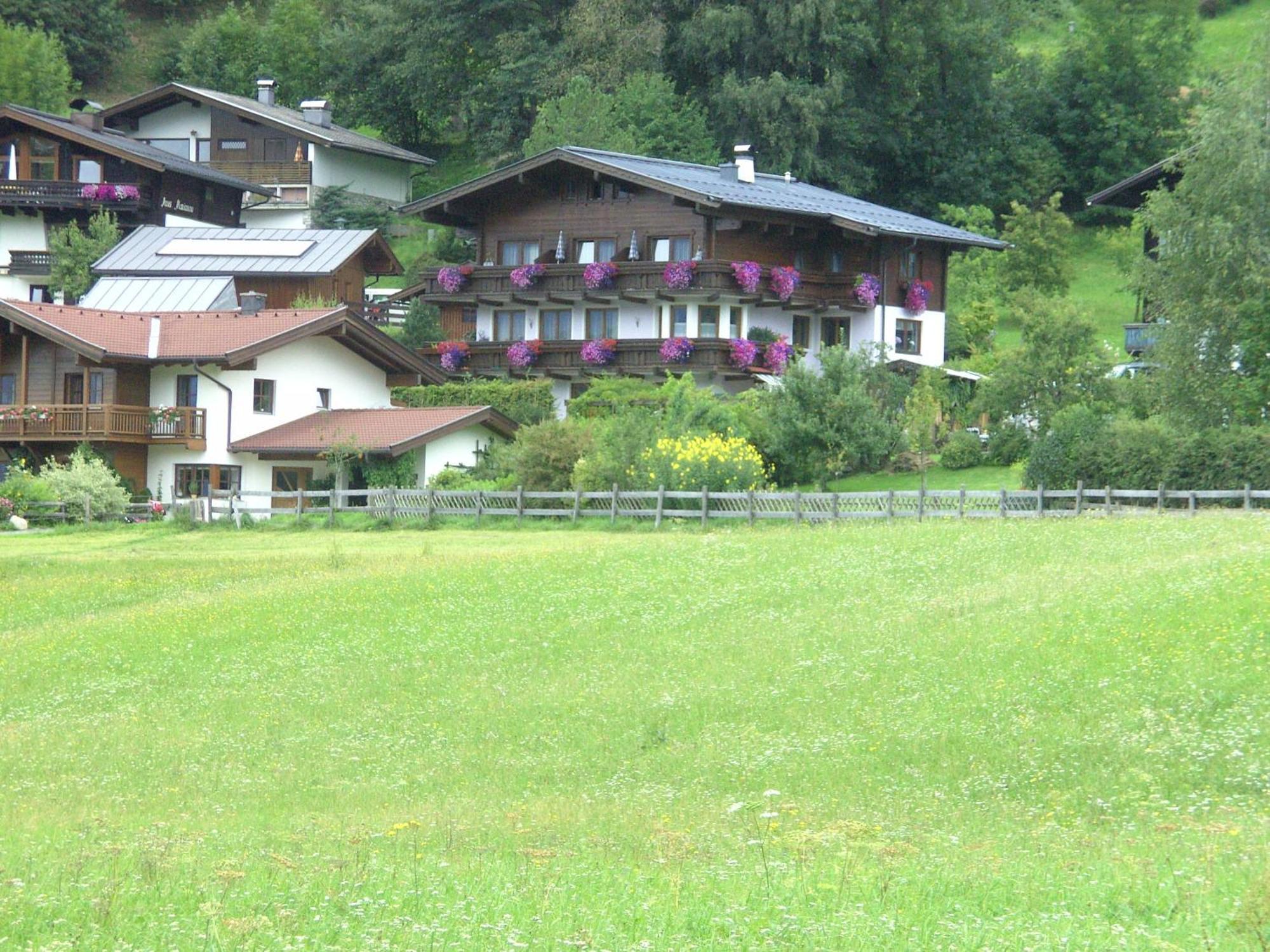 Rosi'S Hotel Maria Alm am Steinernen Meer Exterior photo